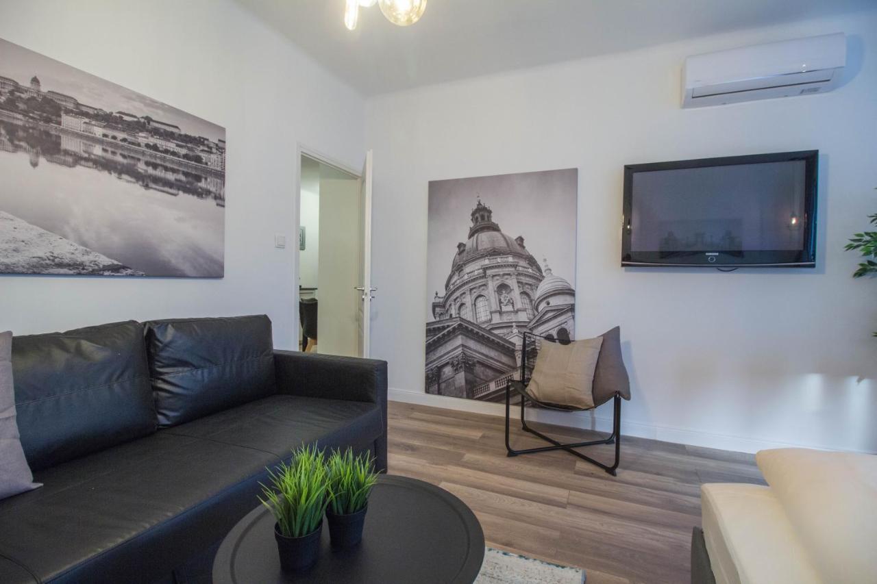 Standard Apartment by Hi5 - Madách Budapeste Exterior foto
